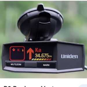 Uniden R8 radar detector. Like new
